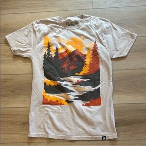 Into the AM outdoors tee size S